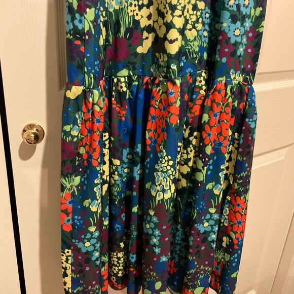 Beulah Style floral dress sz small, bottom is tiered and sleeves are full - Picture 4 of 7